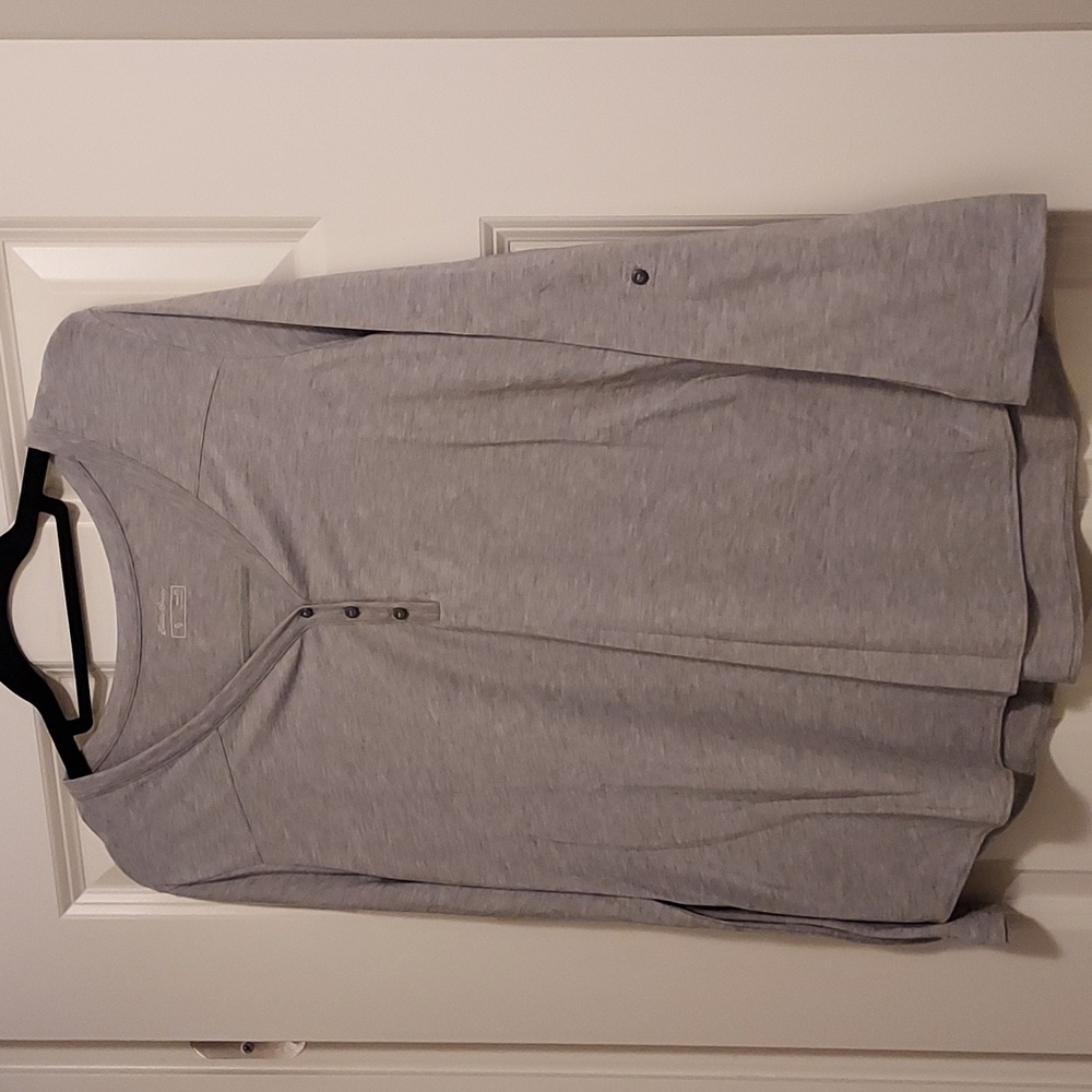 Grey Travex shirt with convertable sleeves